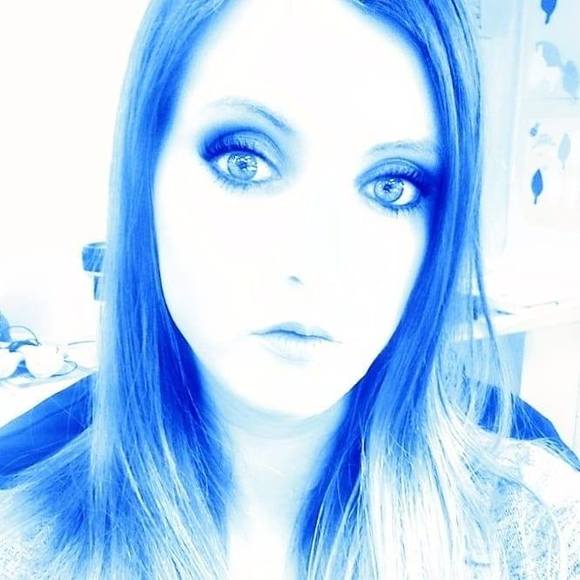 Meet your Posher, Sabrina - Picture 1 of 1